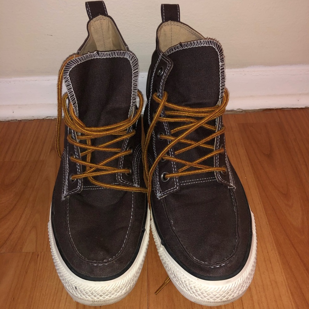 Size 9.5 converse boot